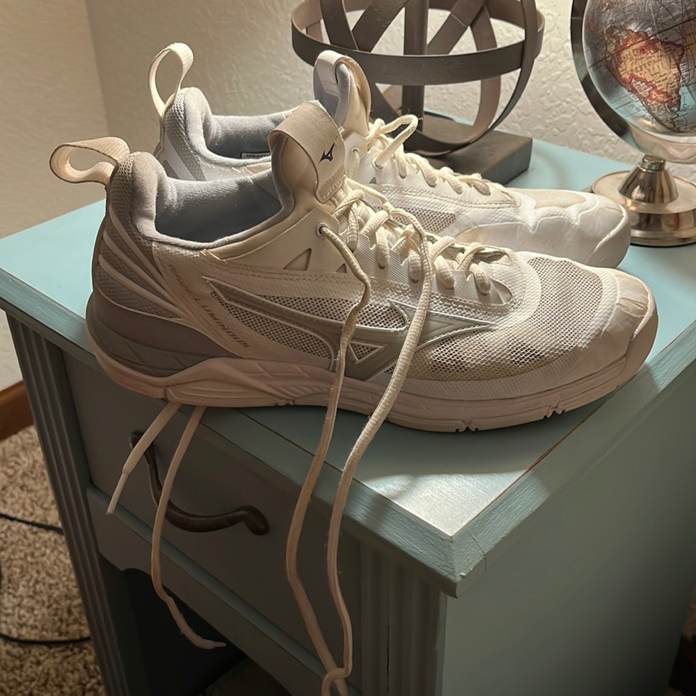 Mizuno Wave Luminous